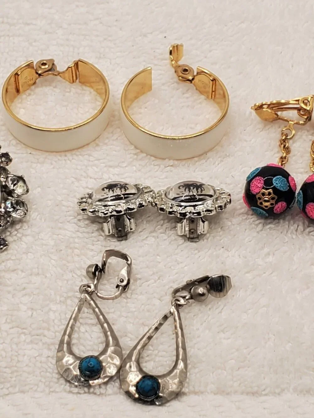 8 Pair of clip on Earrings, items # B-2142-2149, wt. 82 grams.